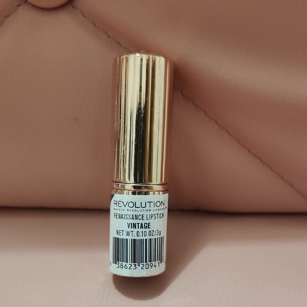 Revolution Renaissance Lipstick – Vintage – Creamy Matte – NWT